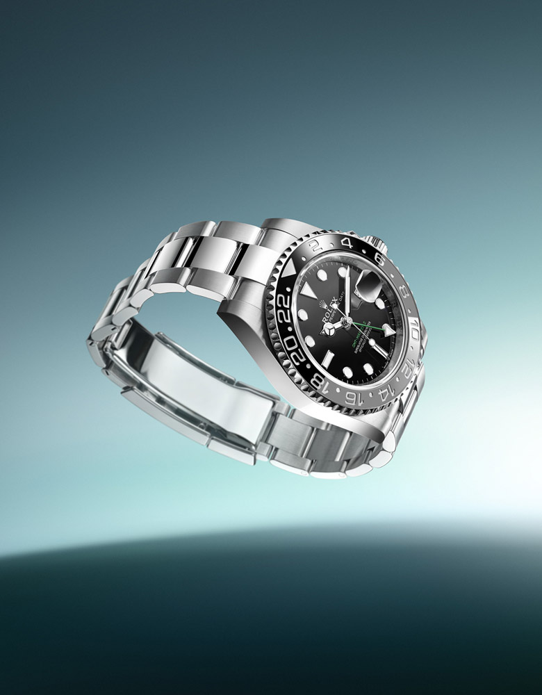 rolex-gmt-master-m126710grnr-0003_2401jva_002_rvb_portrait