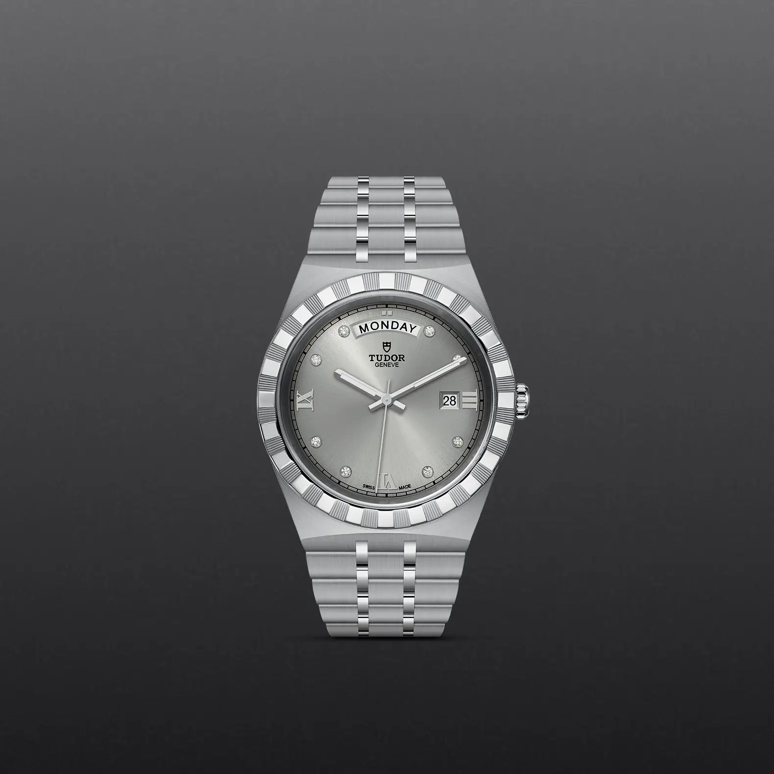 M28600-0002-upright_watch_grey_background-model_page_only_standard_size | Brela | Brela