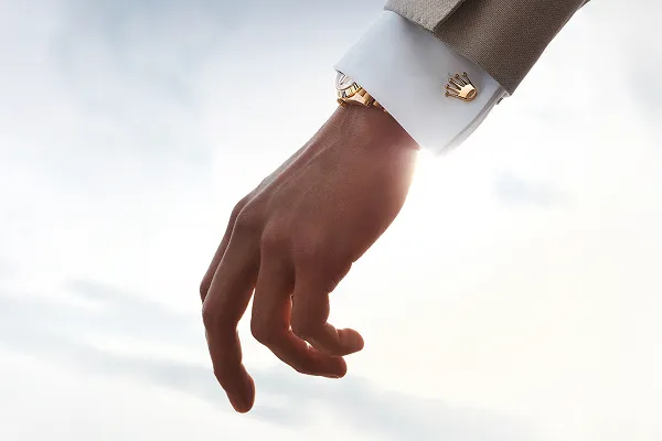 rolex-keep-exploring-rolex-accessories-rolexcufflinks_2403jva_001-landscape | Brela | Brela